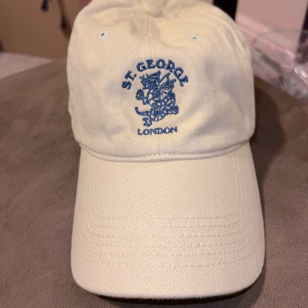 Brandy Melville St. George London Hat!